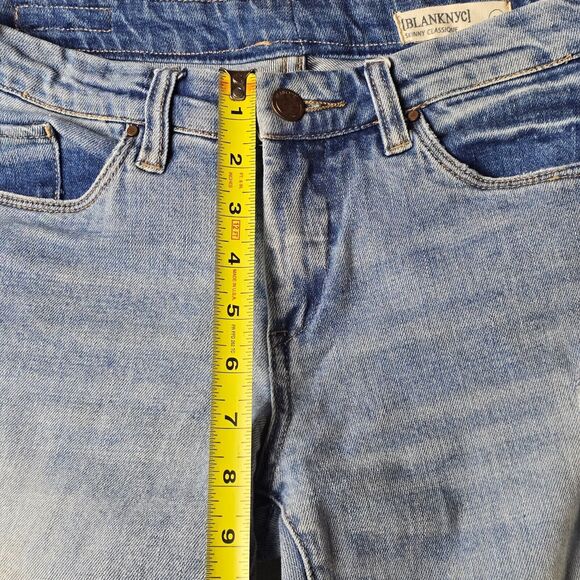 Blank NYC Women's Jeans Size‎ 27 Distressed Denim with Stylish Tears - Picture 4 of 16